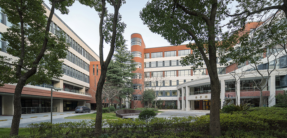 Transformation of the Facade of Boxue Building in High School Affiliated to FDU is on gooood